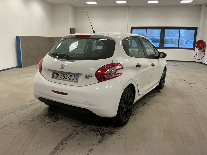 Peugeot 208 1.6 HDi Affaire Pack CD Clim 2015 – снимка 2