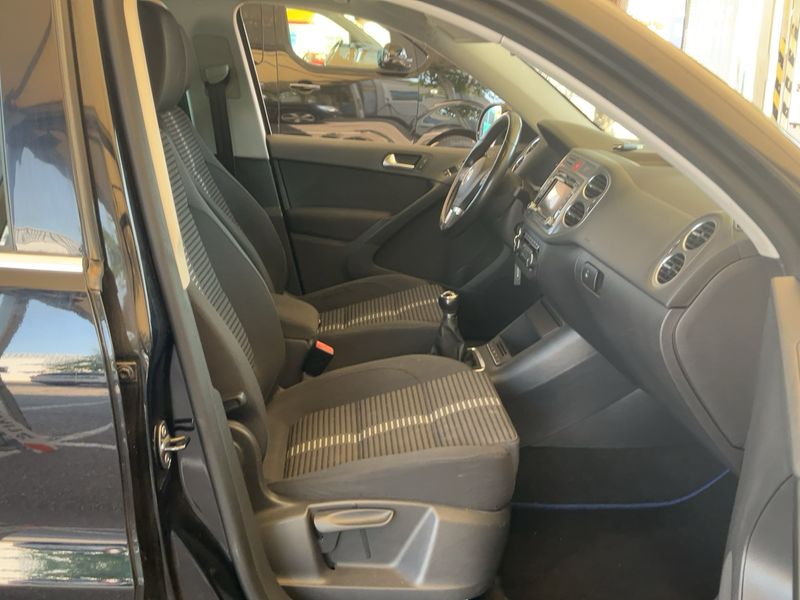 Volkswagen Tiguan 2.0 TDI Sport 2011 – снимка 16