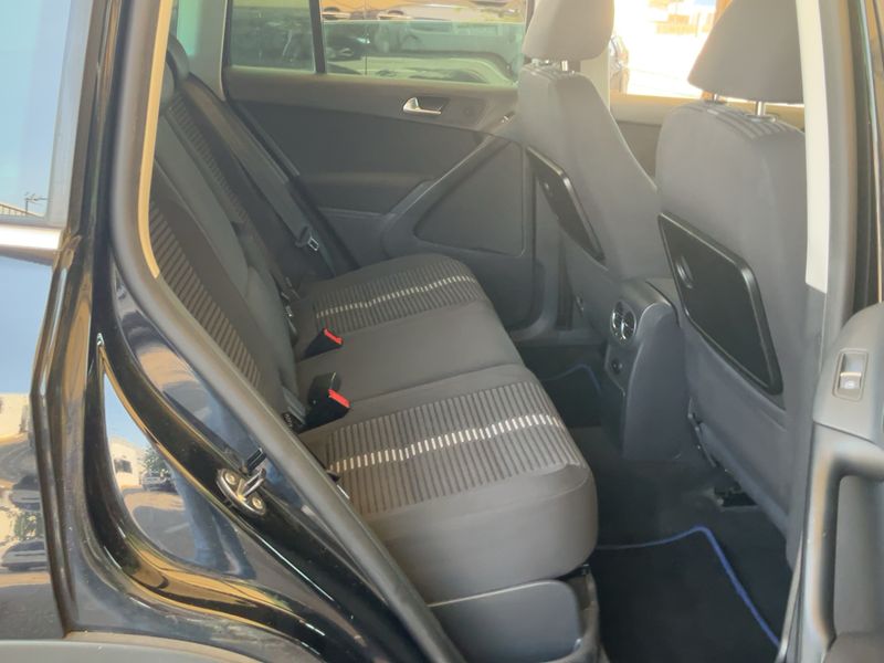 Volkswagen Tiguan 2.0 TDI Sport 2011 – снимка 19