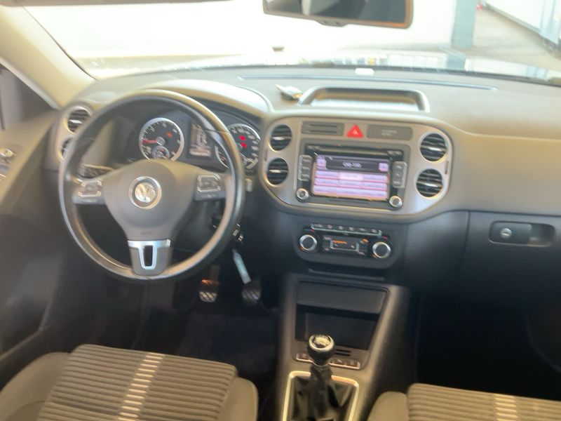 Volkswagen Tiguan 2.0 TDI Sport 2011 – снимка 17