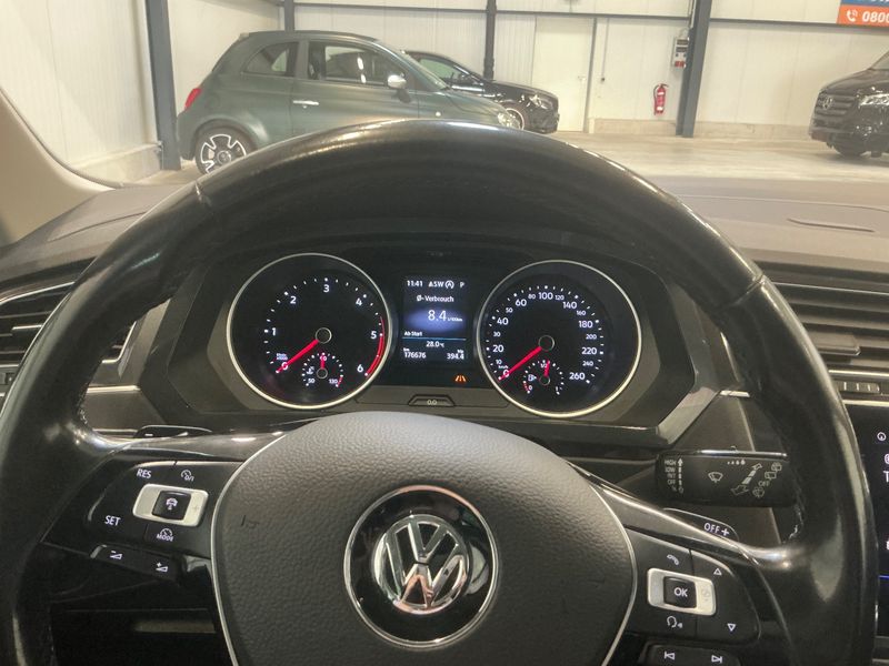 Volkswagen Tiguan 2.0 TDI Sound BlueMotion Tech 2017 – снимка 19