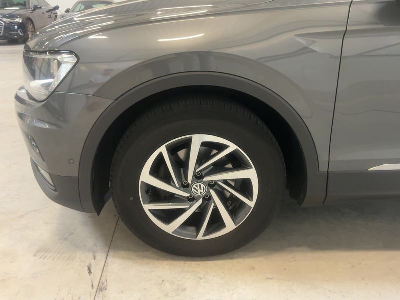 Volkswagen Tiguan 2.0 TDI Sound BlueMotion Tech 2017 – снимка 3