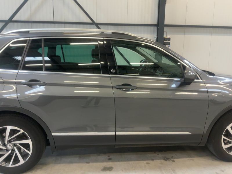 Volkswagen Tiguan 2.0 TDI Sound BlueMotion Tech 2017 – снимка 10