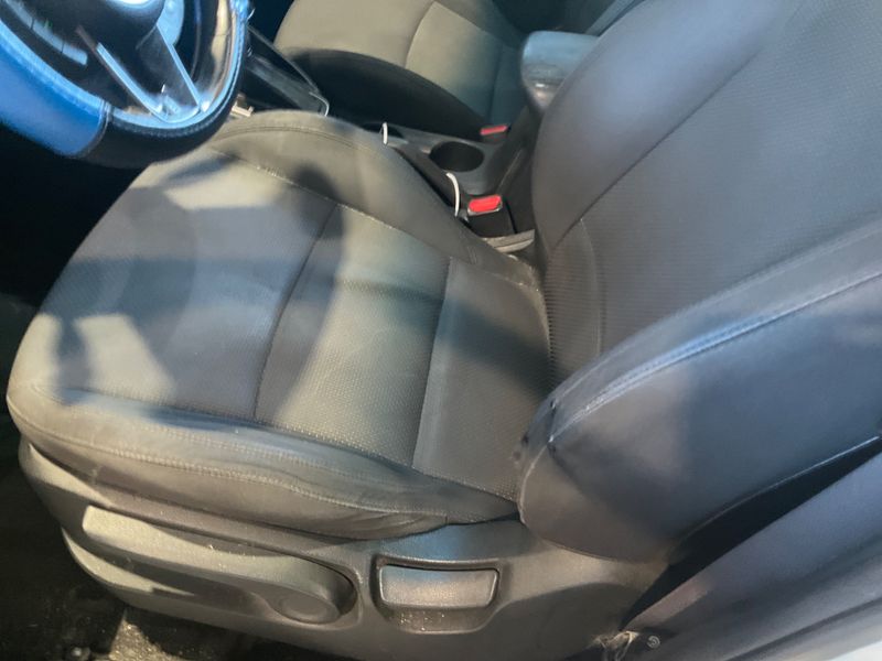 Kia Carens 1.7 CRDi Class 2015 – снимка 24