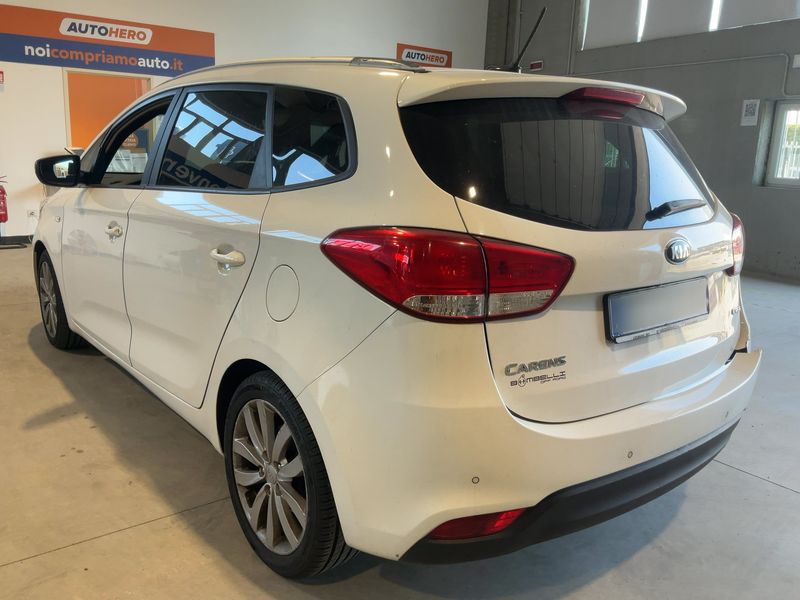 Kia Carens 1.7 CRDi Class 2015 – снимка 6