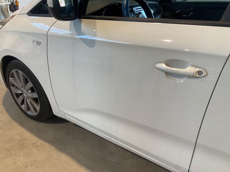 Kia Carens 1.7 CRDi Class 2015 – снимка 22