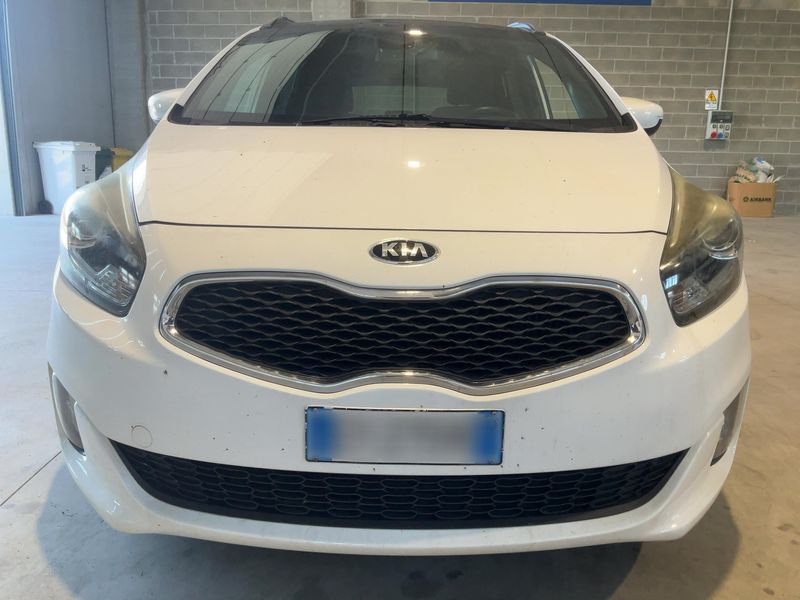 Kia Carens 1.7 CRDi Class 2015 – снимка 14