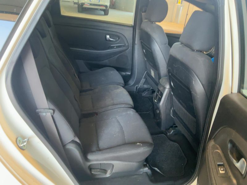 Kia Carens 1.7 CRDi Class 2015 – снимка 19