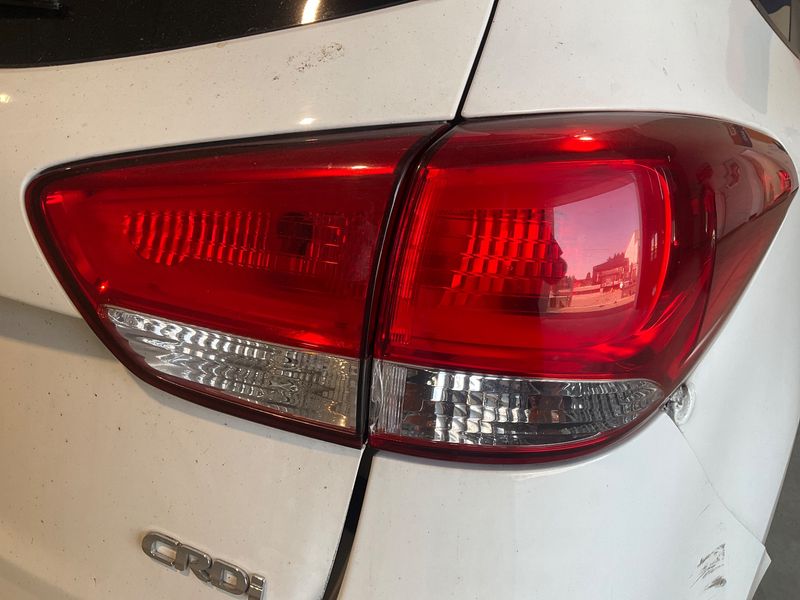 Kia Carens 1.7 CRDi Class 2015 – снимка 28