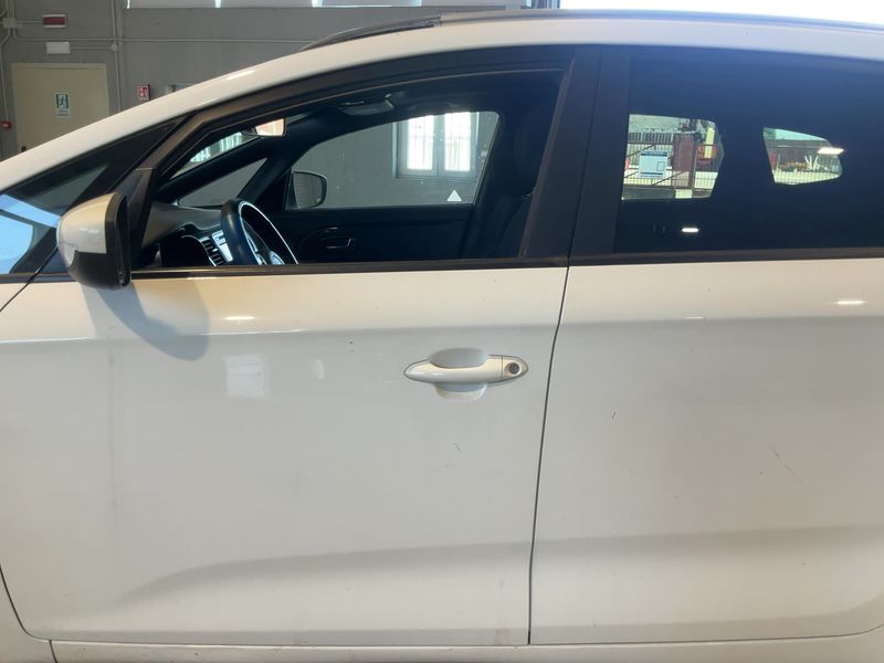 Kia Carens 1.7 CRDi Class 2015 – снимка 4