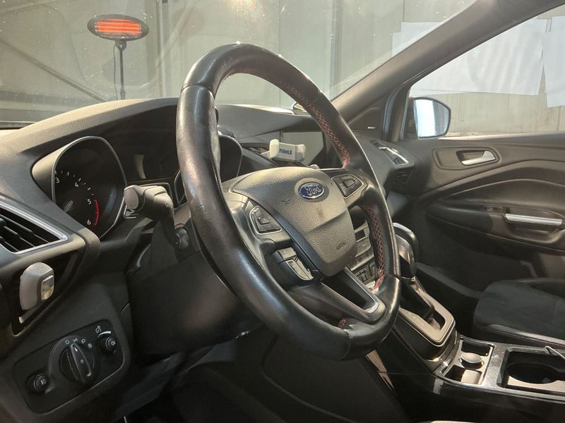 Ford Kuga 2.0 TDCi ST-Line 2018 – снимка 33