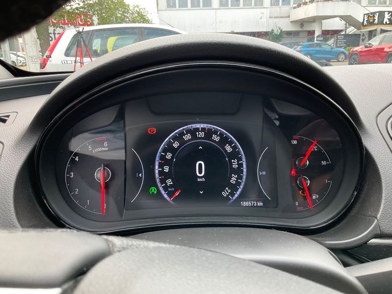 Opel Insignia Sports Tourer 2.0 CDTI Innovation 2017 – снимка 18