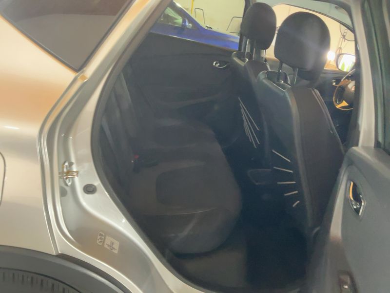 Renault Captur 1.2 TCe Zen 2014 – снимка 20