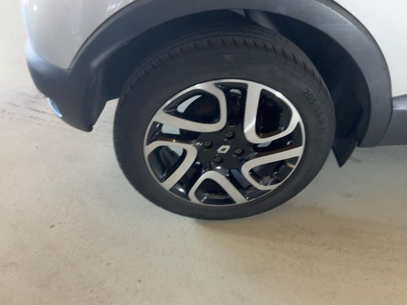 Renault Captur 1.2 TCe Zen 2014 – снимка 9