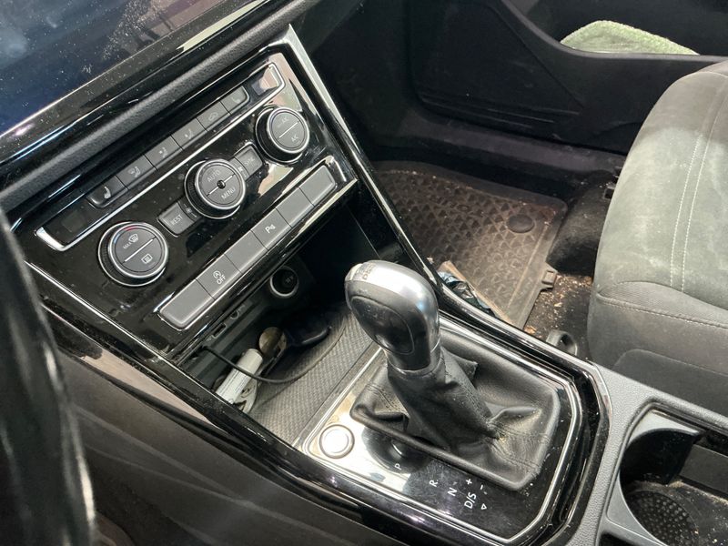 Volkswagen Touran 2.0 TDI Highline BlueMotion Tech 2019 – снимка 28