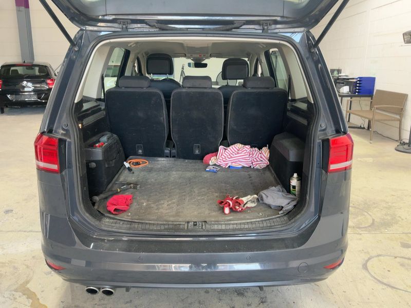 Volkswagen Touran 2.0 TDI Highline BlueMotion Tech 2019 – снимка 15