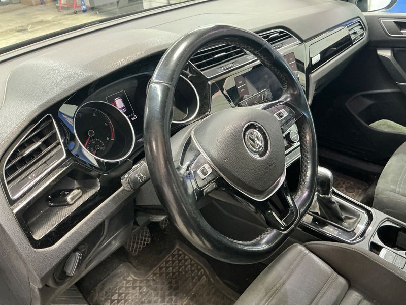 Volkswagen Touran 2.0 TDI Highline BlueMotion Tech 2019 – снимка 35