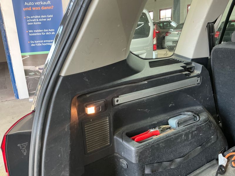 Volkswagen Touran 2.0 TDI Highline BlueMotion Tech 2019 – снимка 32