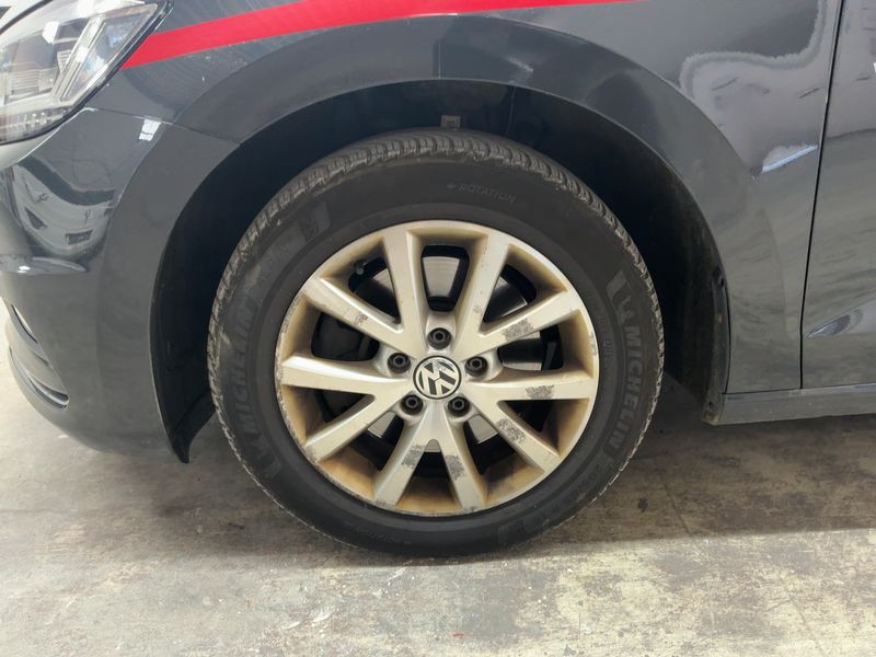 Volkswagen Touran 2.0 TDI Highline BlueMotion Tech 2019 – снимка 3