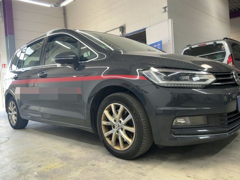 Volkswagen Touran 2.0 TDI Highline BlueMotion Tech 2019 – снимка 12