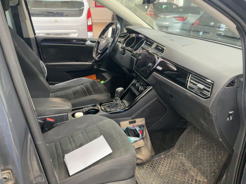 Volkswagen Touran 2.0 TDI Highline BlueMotion Tech 2019 – снимка 16