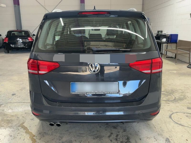 Volkswagen Touran 2.0 TDI Highline BlueMotion Tech 2019 – снимка 7