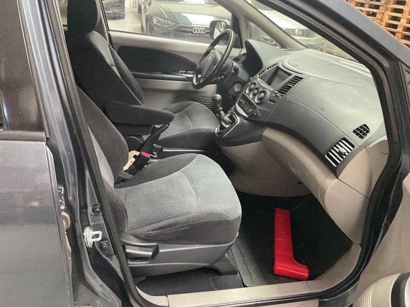 Mitsubishi Grandis 2.0 DI-D Intense 2006 – снимка 3