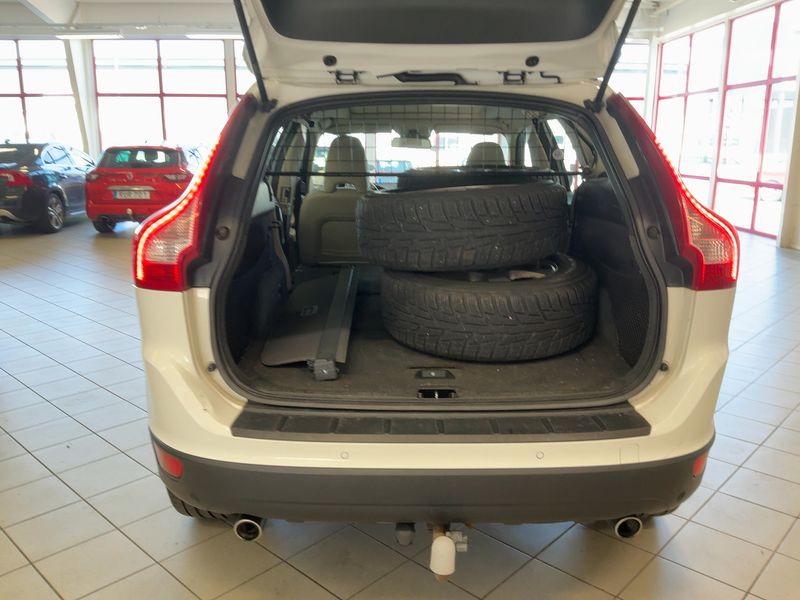 Volvo XC60 2.4 D5 Summum AWD 2012 – снимка 16