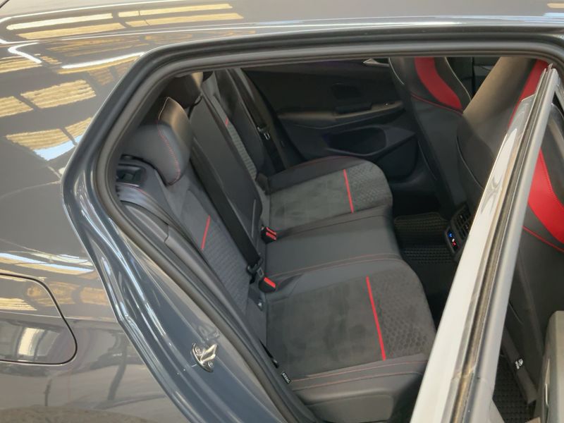 Volkswagen Golf VIII 2.0 TSI GTI Clubsport 2023 – снимка 19
