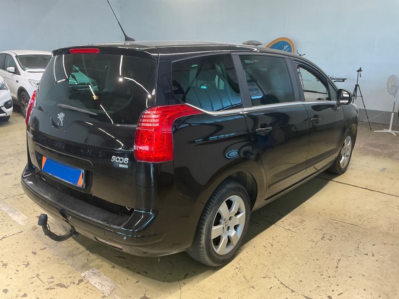 Peugeot 5008 1.6 e-HDi Business-Line 2013 – снимка 2