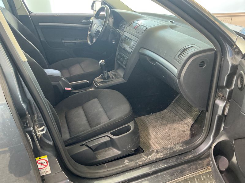 Skoda Octavia 1.9 TDI Elegance 4x4 2006 – снимка 3