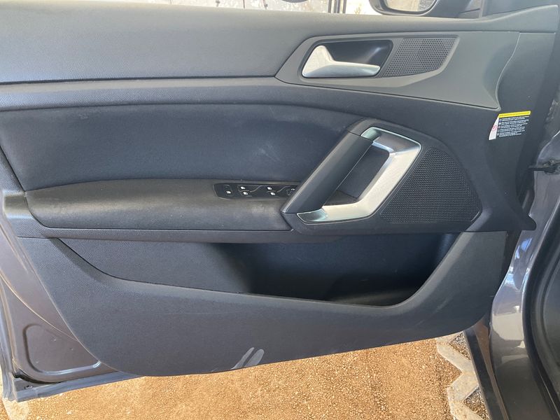 Peugeot 308 2.0 Blue-HDi Business-Line 2016 – снимка 24