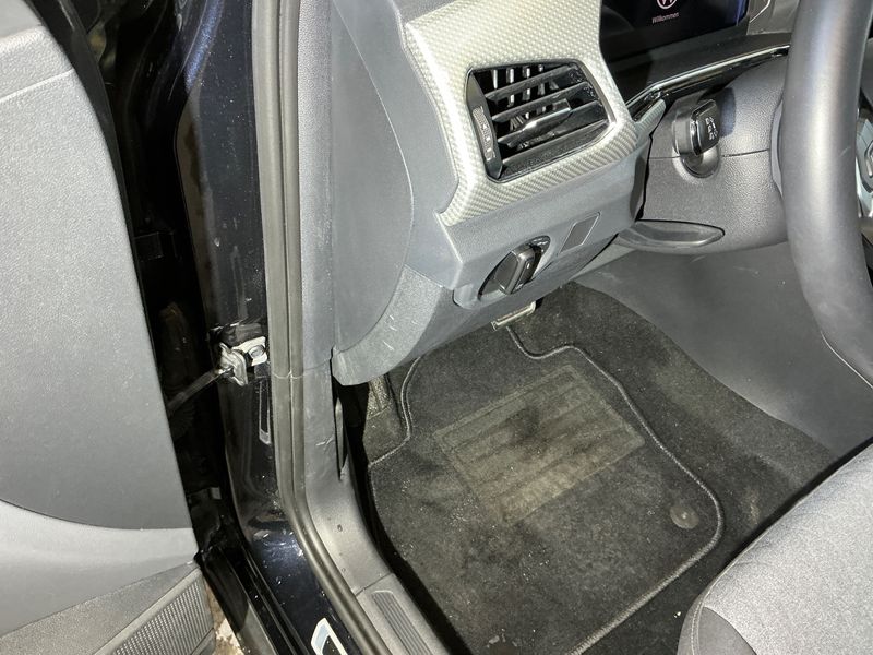 Volkswagen T-Cross 1.0 TSI Move 2023 – снимка 31