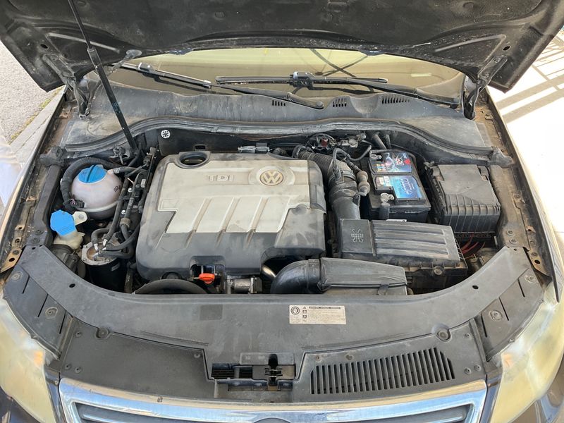 Volkswagen Passat 2.0 TDI R-Line 2010 – снимка 13