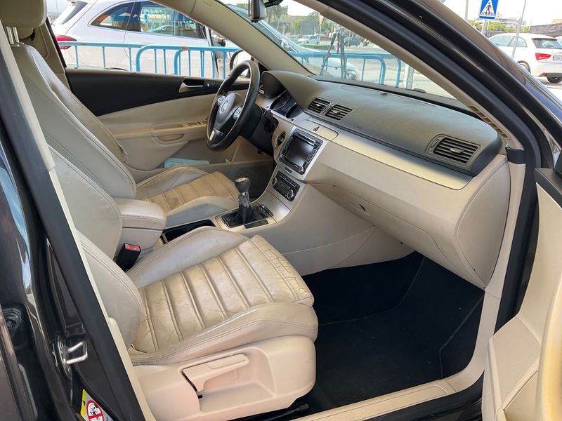 Volkswagen Passat 2.0 TDI R-Line 2010 – снимка 3