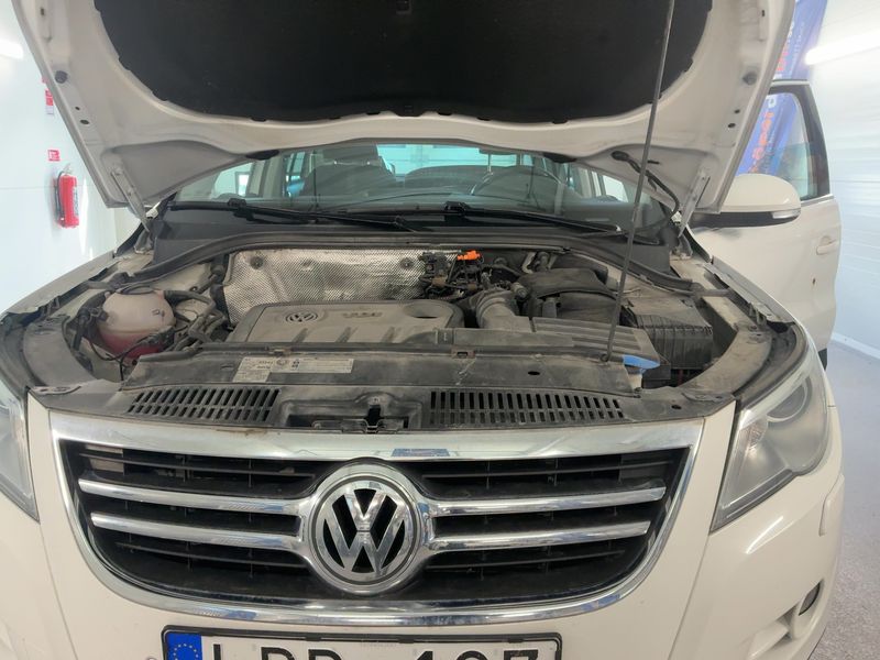 Volkswagen Tiguan 2.0 TDI Sport & Style 4Motion 2012 – снимка 32