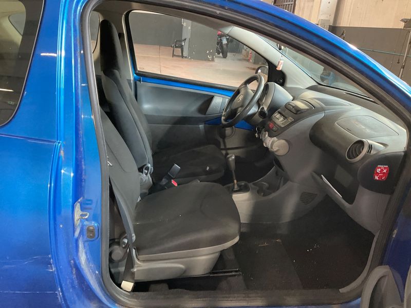 Toyota Aygo 1.0 Now 2011 – снимка 3