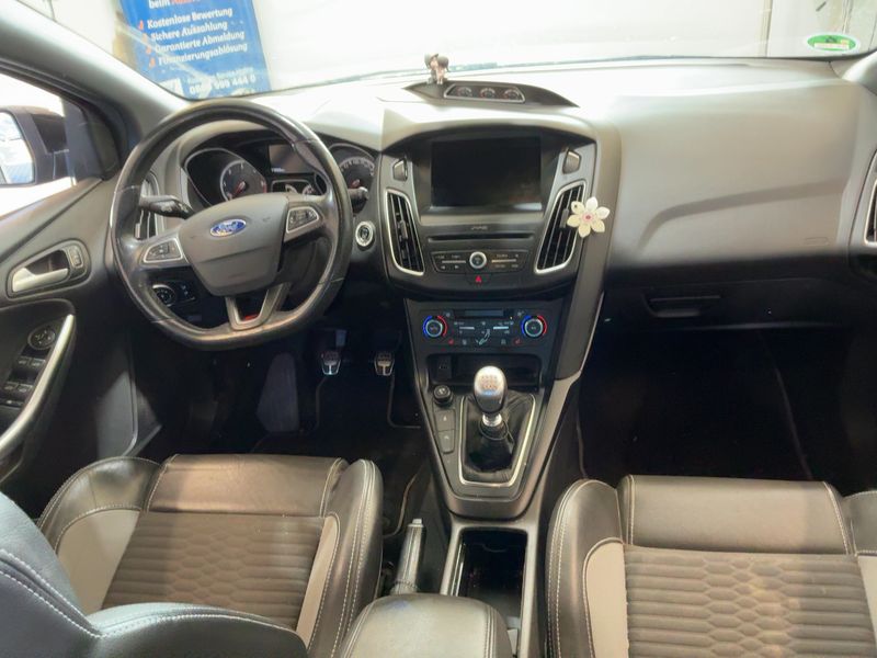 Ford Focus 2.0 TDCi ST 2017 – снимка 18