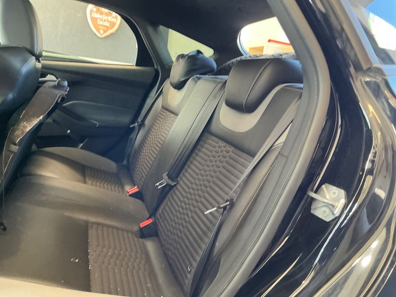 Ford Focus 2.0 TDCi ST 2017 – снимка 36