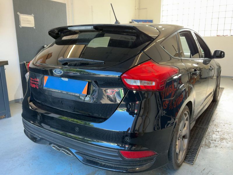 Ford Focus 2.0 TDCi ST 2017 – снимка 8