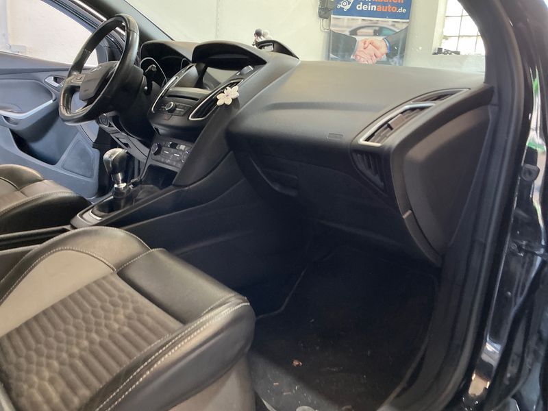Ford Focus 2.0 TDCi ST 2017 – снимка 40