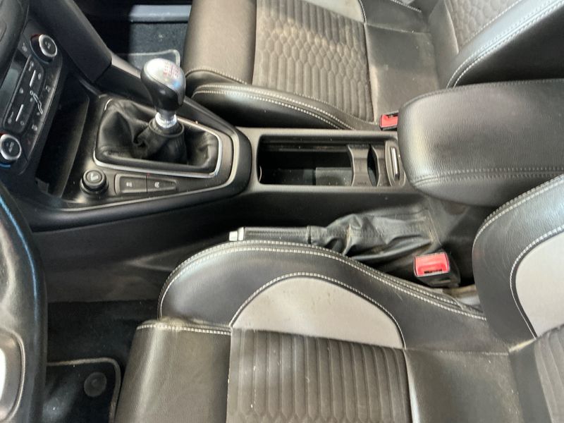 Ford Focus 2.0 TDCi ST 2017 – снимка 41