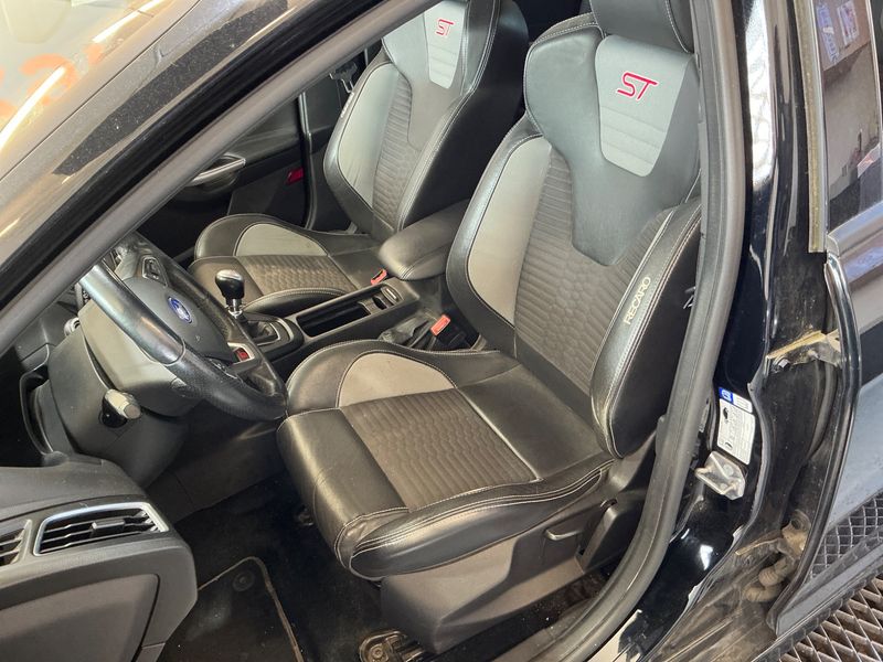 Ford Focus 2.0 TDCi ST 2017 – снимка 29