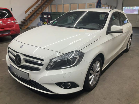 Mercedes-Benz A-Klasse A 180 BlueEfficiency Style 2015 – снимка 1