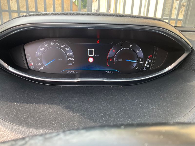 Peugeot 5008 1.5 Blue-HDi Active 2018 – снимка 18