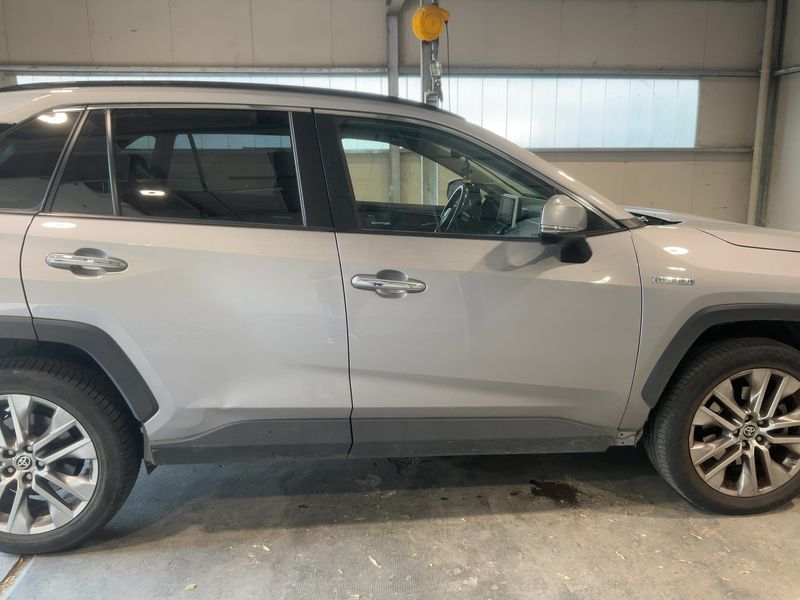 Toyota RAV 4 2.5 Hybrid 4x4 Lounge 2022 – снимка 10