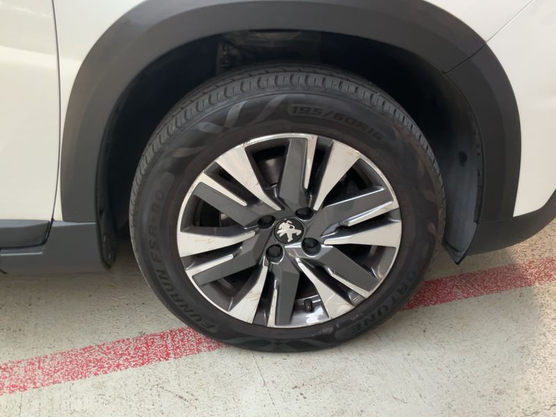 Peugeot 2008 1.2 PureTech Allure 2017 – снимка 11