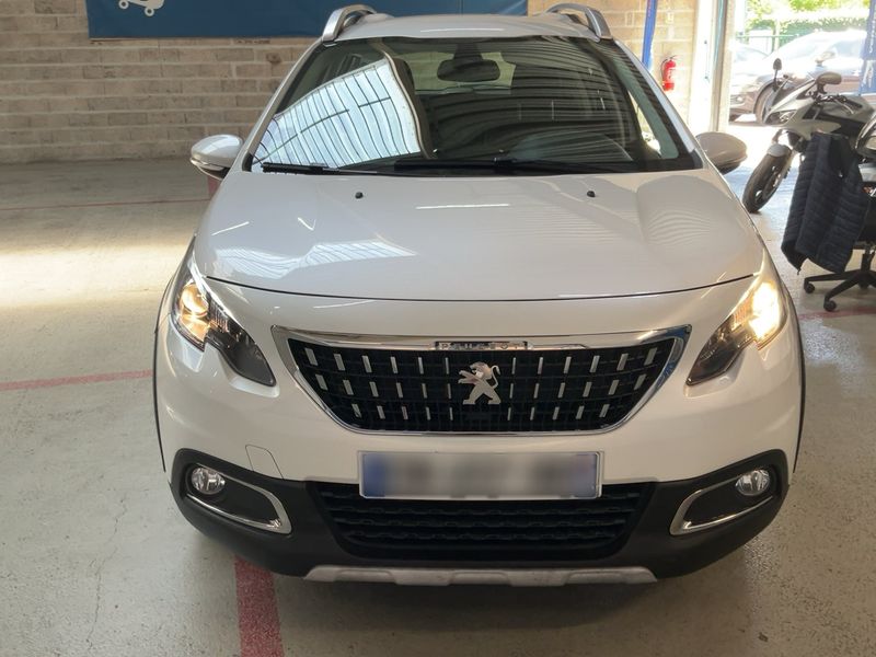 Peugeot 2008 1.2 PureTech Allure 2017 – снимка 14
