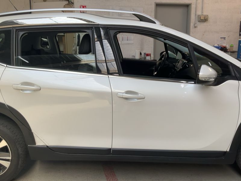 Peugeot 2008 1.2 PureTech Allure 2017 – снимка 10
