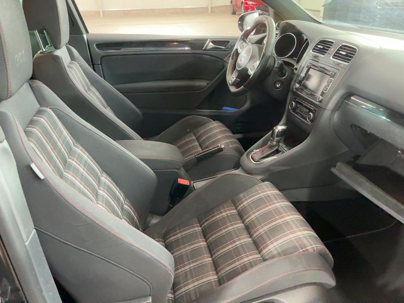 Volkswagen Golf VI 2.0 TSI GTI 2011 – снимка 17